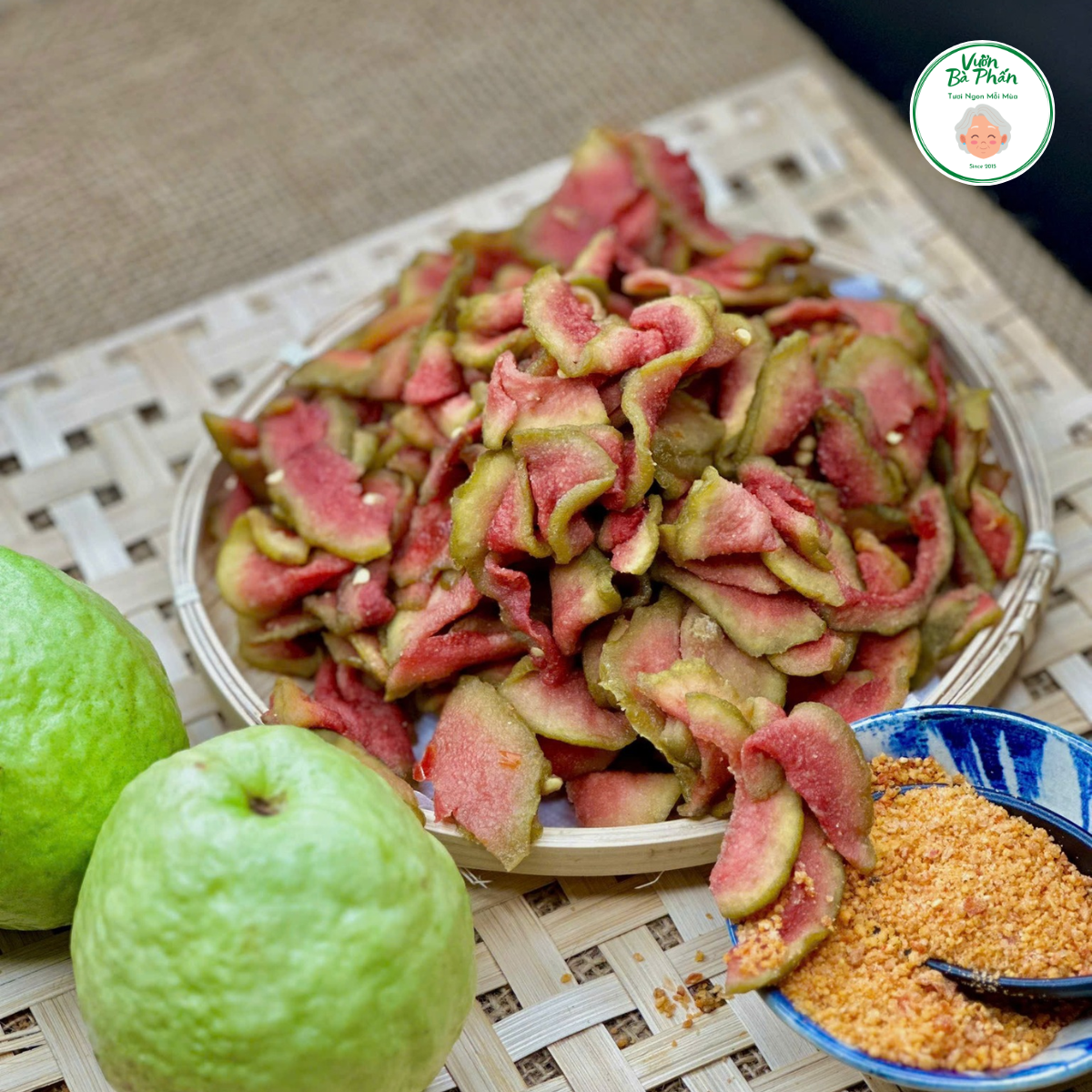 Ổi hồng sấy muối ớt